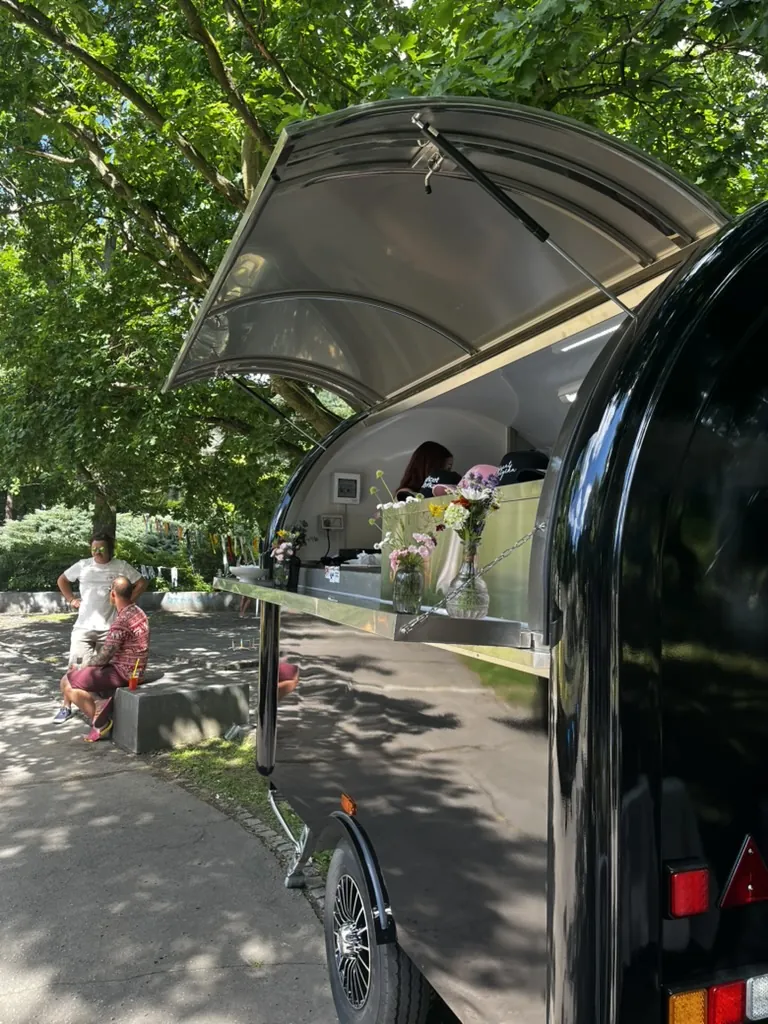 Otevřený výdejní pult vozu 44truck